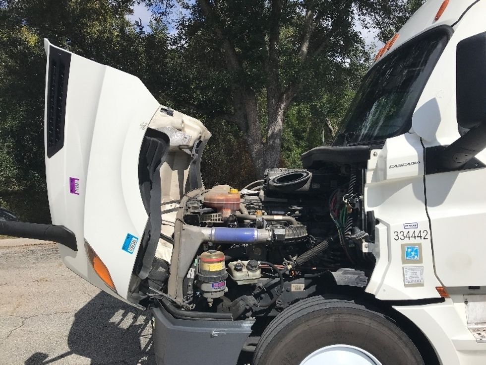 Sleeper Tractor-Heavy Duty Tractors-Freightliner-2021-T12664ST-Jacksonville-FL-599,067\n\t\tmiles-$ 54,750 - Image 21