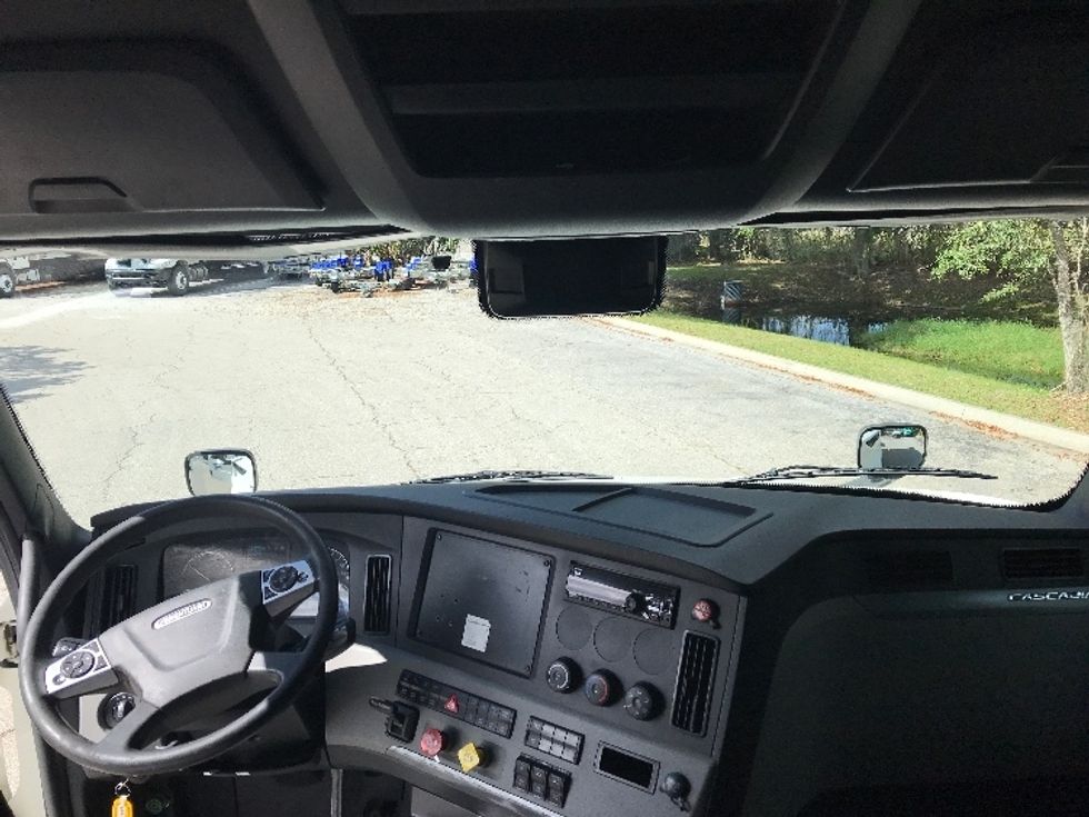 Sleeper Tractor-Heavy Duty Tractors-Freightliner-2021-T12664ST-Jacksonville-FL-599,067\n\t\tmiles-$ 54,750 - Image 22