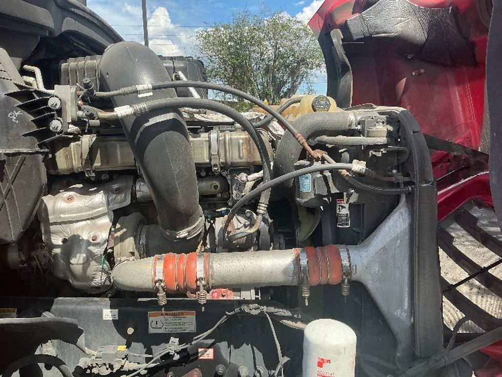 Sleeper Tractor-Heavy Duty Tractors-Freightliner-2021-T12664ST-Jacksonville-FL-627,129\n\t\tmiles-$ 46,250 - Image 20
