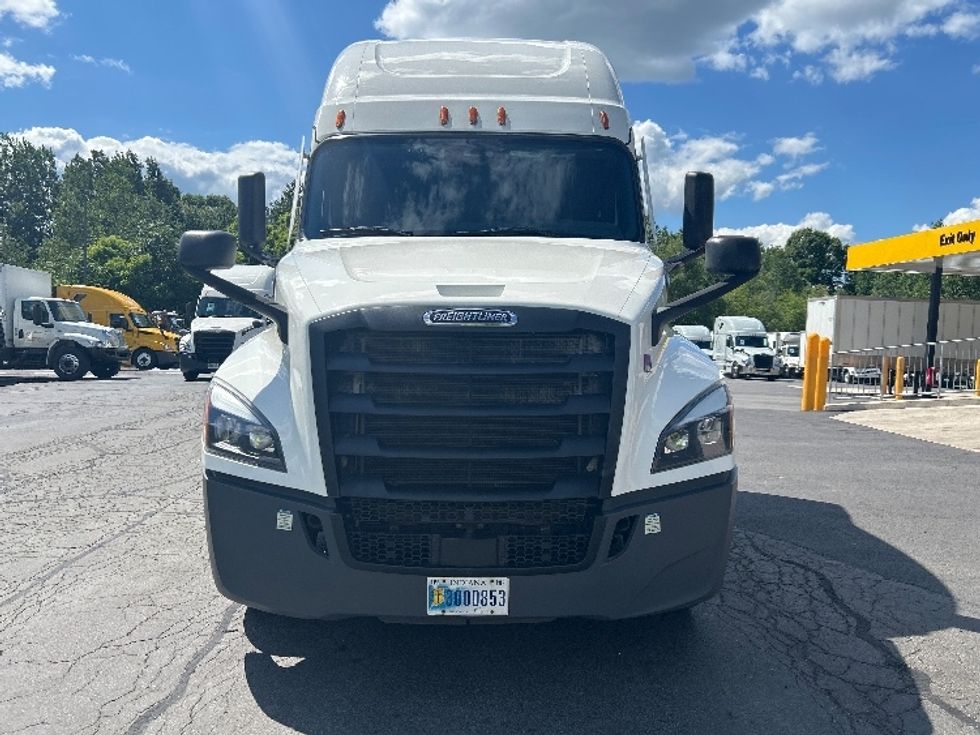 Sleeper Tractor-Heavy Duty Tractors-Freightliner-2021-T12664ST-Jessup-PA-380,430\n\t\tmiles-$ 74,500 - Image 2
