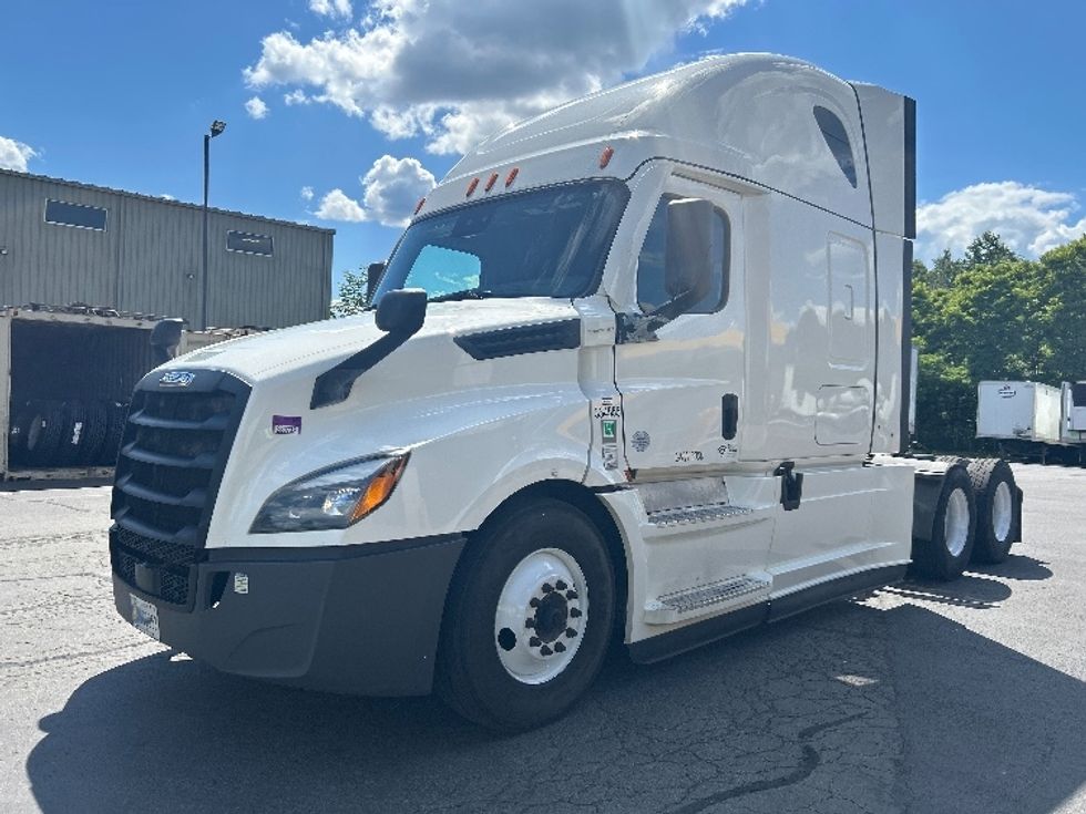 Sleeper Tractor-Heavy Duty Tractors-Freightliner-2021-T12664ST-Jessup-PA-380,430\n\t\tmiles-$ 74,500 - Image 3