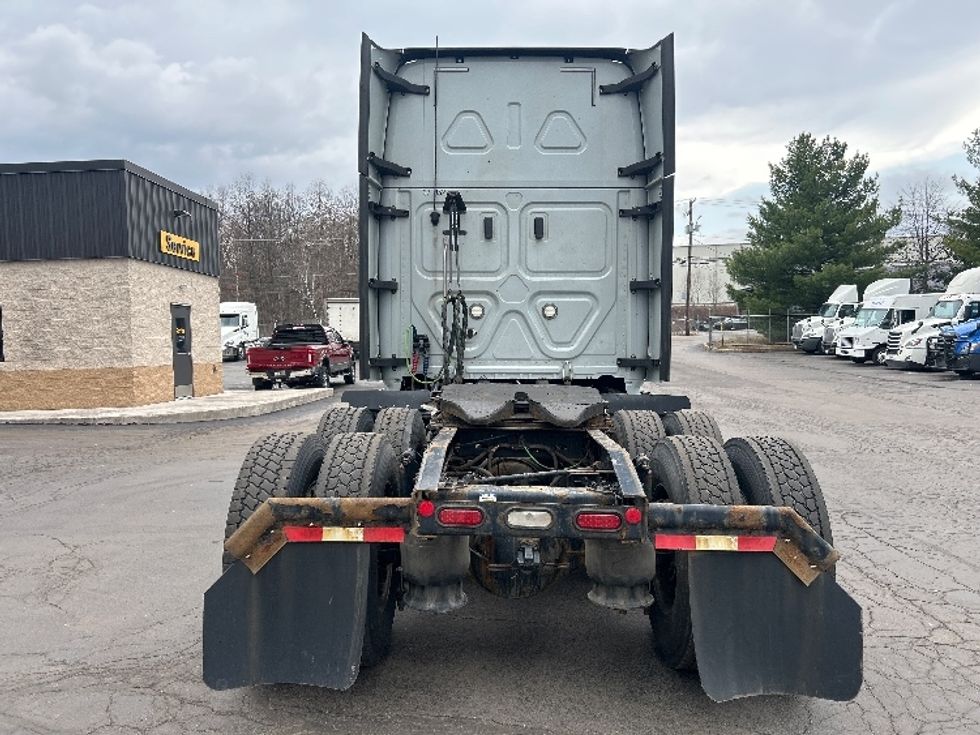 Sleeper Tractor-Heavy Duty Tractors-Freightliner-2021-T12664ST-Jessup-PA-615,551\n\t\tmiles-$ 48,250 - Image 6