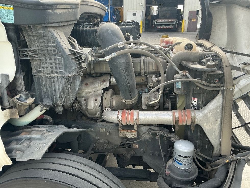 Sleeper Tractor-Heavy Duty Tractors-Freightliner-2021-T12664ST-Jurupa Valley-CA-409,064\n\t\tmiles-$ 82,000 - Image 20