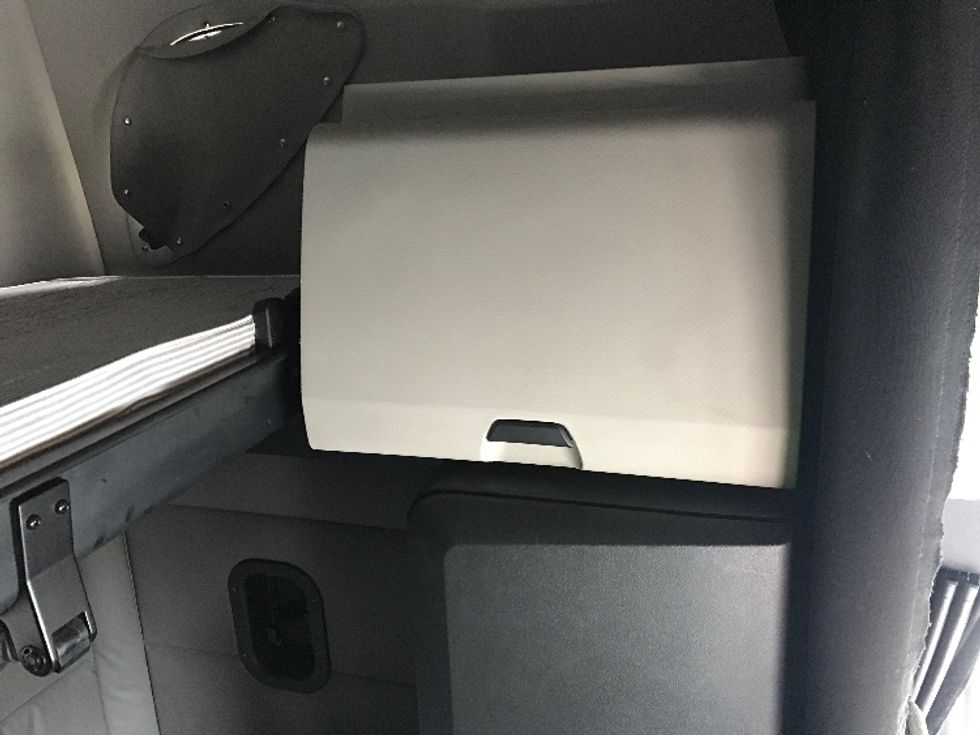 Sleeper Tractor-Heavy Duty Tractors-Freightliner-2021-T12664ST-Jurupa Valley-CA-468,326\n\t\tmiles-$ 74,000 - Image 18