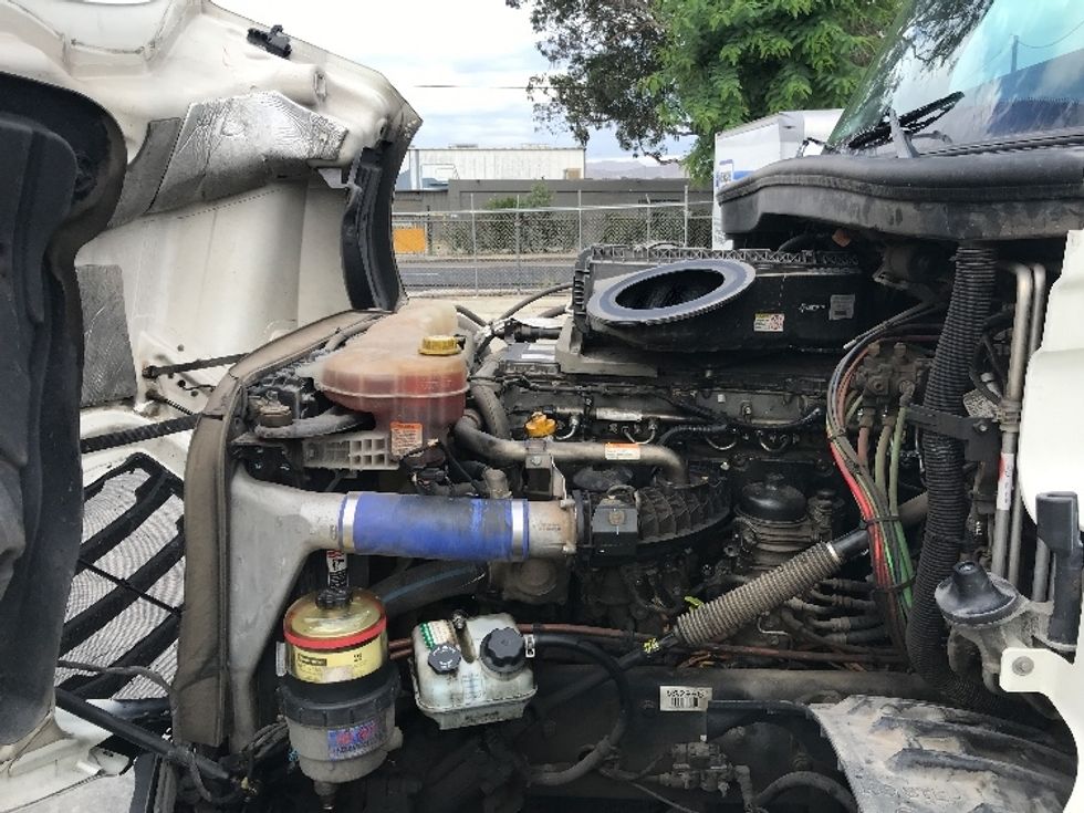 Sleeper Tractor-Heavy Duty Tractors-Freightliner-2021-T12664ST-Jurupa Valley-CA-468,326\n\t\tmiles-$ 74,000 - Image 21