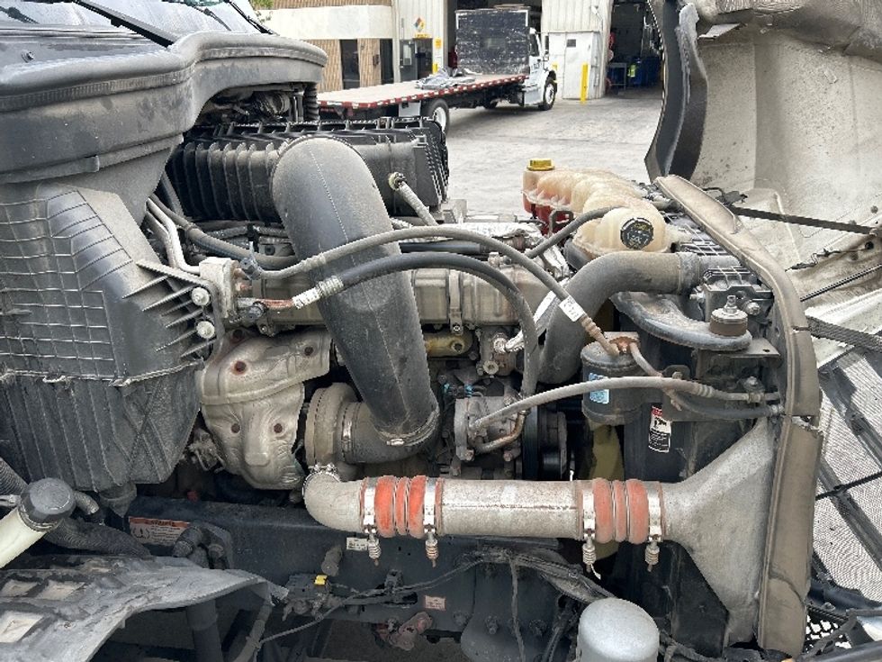 Sleeper Tractor-Heavy Duty Tractors-Freightliner-2021-T12664ST-Jurupa Valley-CA-588,510\n\t\tmiles-$ 63,250 - Image 20