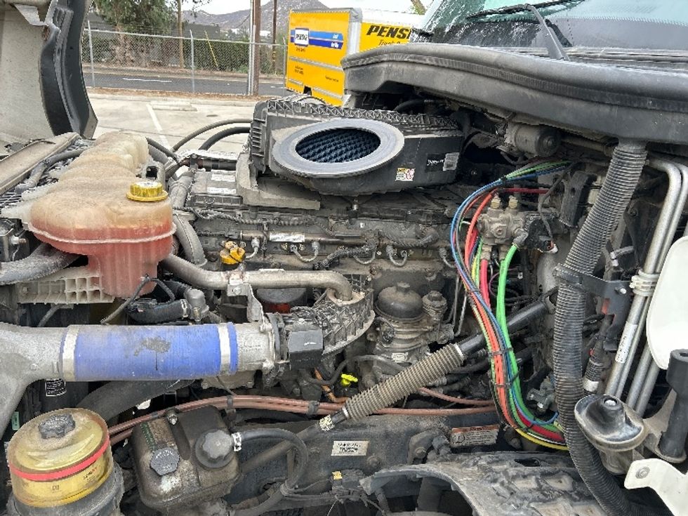 Sleeper Tractor-Heavy Duty Tractors-Freightliner-2021-T12664ST-Jurupa Valley-CA-588,510\n\t\tmiles-$ 63,250 - Image 21