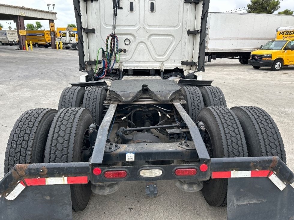 Sleeper Tractor-Heavy Duty Tractors-Freightliner-2021-T12664ST-Jurupa Valley-CA-588,510\n\t\tmiles-$ 63,250 - Image 6