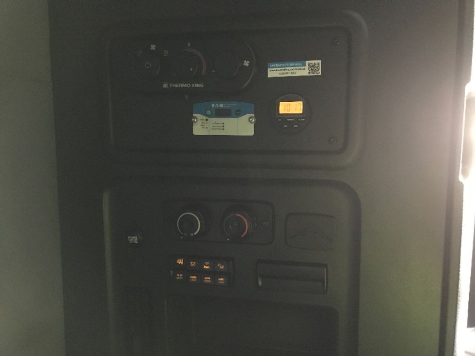 Sleeper Tractor-Heavy Duty Tractors-Freightliner-2021-T12664ST-Kansas City-MO-432,170\n\t\tmiles-$ 77,750 - Image 22