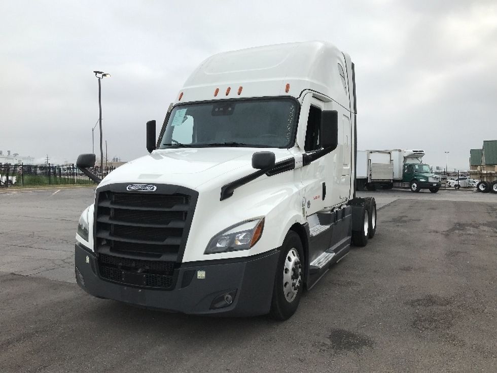 Sleeper Tractor-Heavy Duty Tractors-Freightliner-2021-T12664ST-Kansas City-MO-432,170\n\t\tmiles-$ 77,750 - Image 3