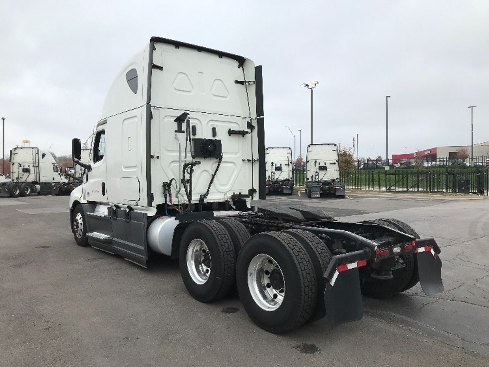 Sleeper Tractor-Heavy Duty Tractors-Freightliner-2021-T12664ST-Kansas City-MO-432,170\n\t\tmiles-$ 77,750 - Image 5
