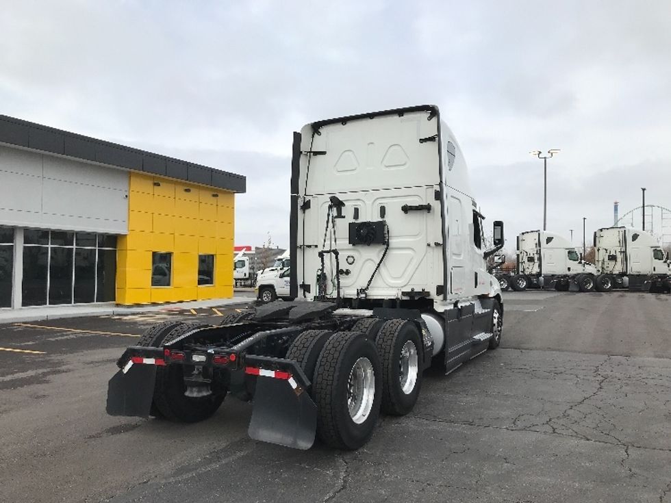 Sleeper Tractor-Heavy Duty Tractors-Freightliner-2021-T12664ST-Kansas City-MO-432,170\n\t\tmiles-$ 77,750 - Image 7