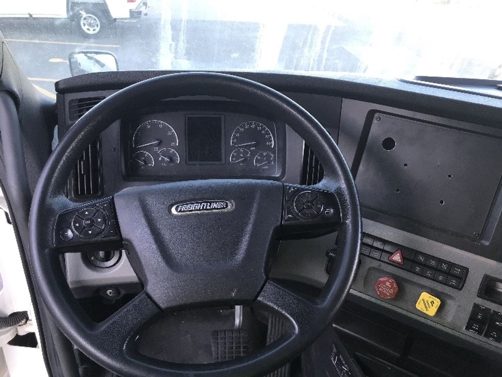 Sleeper Tractor-Heavy Duty Tractors-Freightliner-2021-T12664ST-Kansas City-MO-455,717\n\t\tmiles-$ 75,000 - Image 11