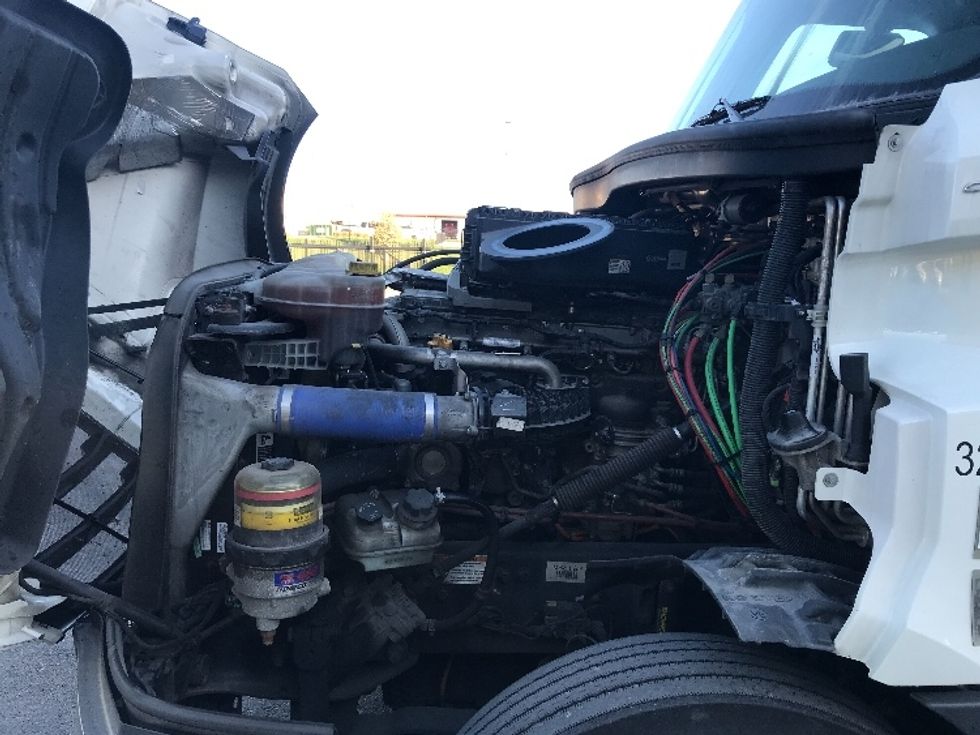 Sleeper Tractor-Heavy Duty Tractors-Freightliner-2021-T12664ST-Kansas City-MO-455,717\n\t\tmiles-$ 75,000 - Image 21