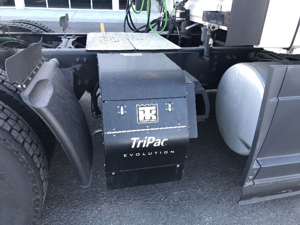 Sleeper Tractor-Heavy Duty Tractors-Freightliner-2021-T12664ST-Kansas City-MO-455,717\n\t\tmiles-$ 75,000 - Image 22