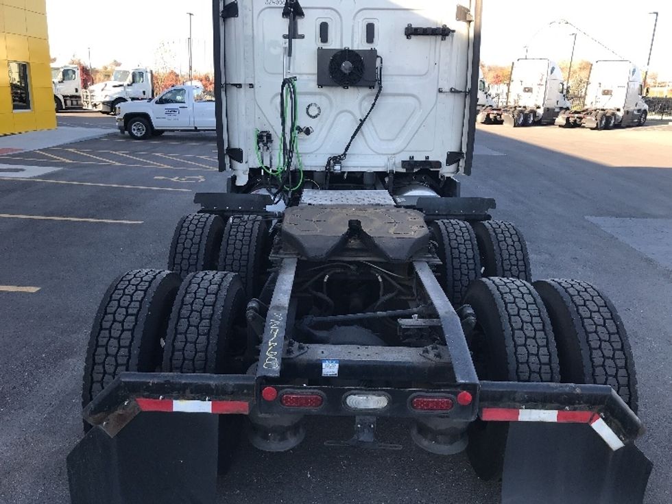 Sleeper Tractor-Heavy Duty Tractors-Freightliner-2021-T12664ST-Kansas City-MO-455,717\n\t\tmiles-$ 75,000 - Image 6