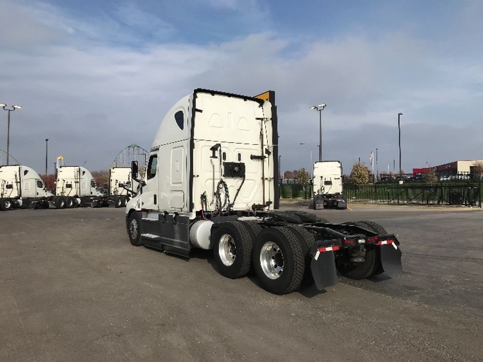 Sleeper Tractor-Heavy Duty Tractors-Freightliner-2021-T12664ST-Kansas City-MO-462,658\n\t\tmiles-$ 74,250 - Image 5