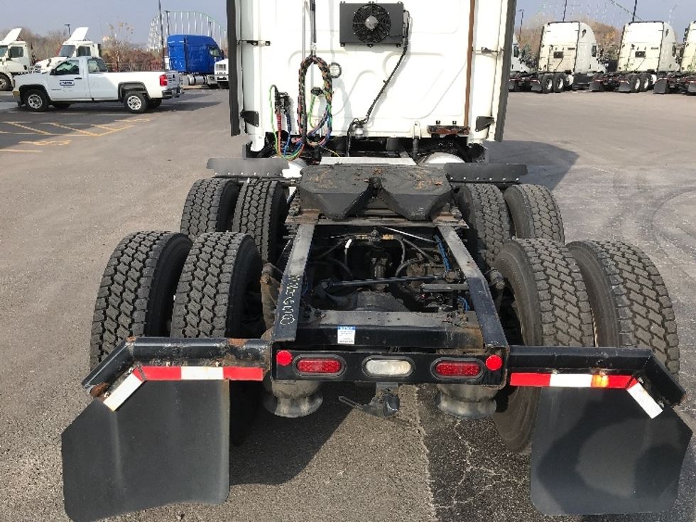 Sleeper Tractor-Heavy Duty Tractors-Freightliner-2021-T12664ST-Kansas City-MO-462,658\n\t\tmiles-$ 74,250 - Image 6