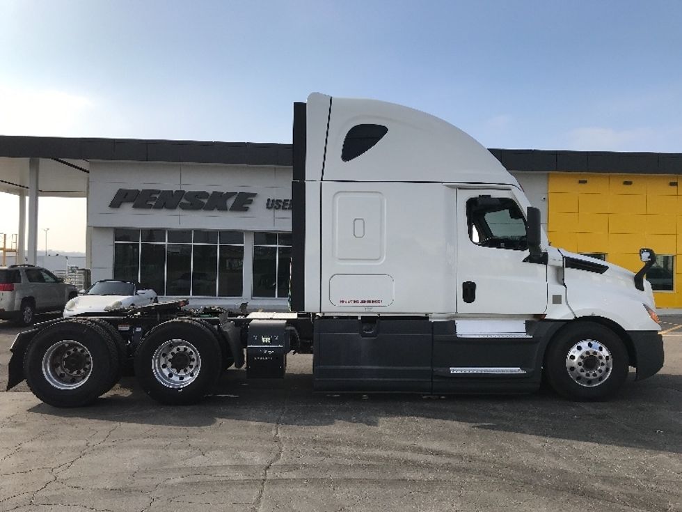 Sleeper Tractor-Heavy Duty Tractors-Freightliner-2021-T12664ST-Kansas City-MO-462,658\n\t\tmiles-$ 74,250 - Image 8