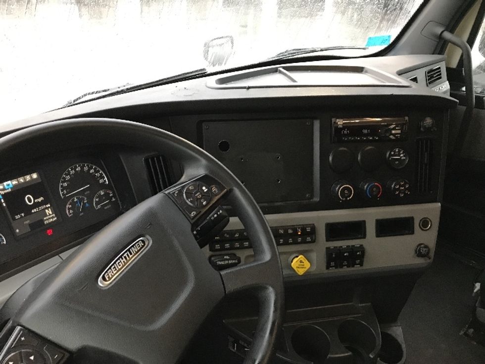 Sleeper Tractor-Heavy Duty Tractors-Freightliner-2021-T12664ST-Kansas City-MO-482,259\n\t\tmiles-$ 72,500 - Image 10