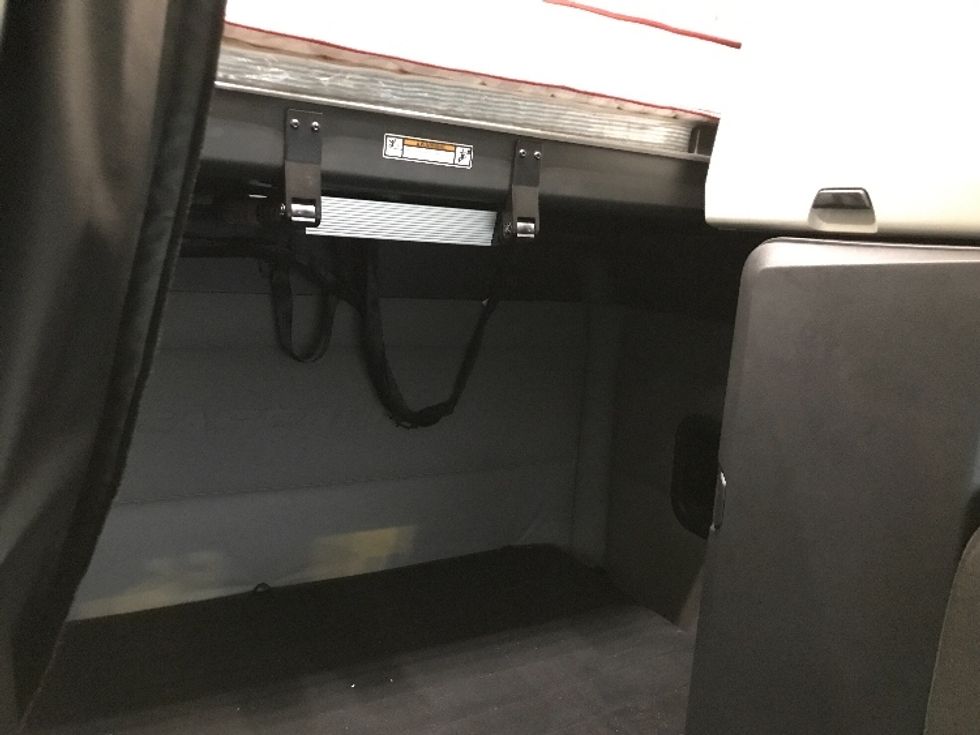 Sleeper Tractor-Heavy Duty Tractors-Freightliner-2021-T12664ST-Kansas City-MO-482,259\n\t\tmiles-$ 72,500 - Image 16