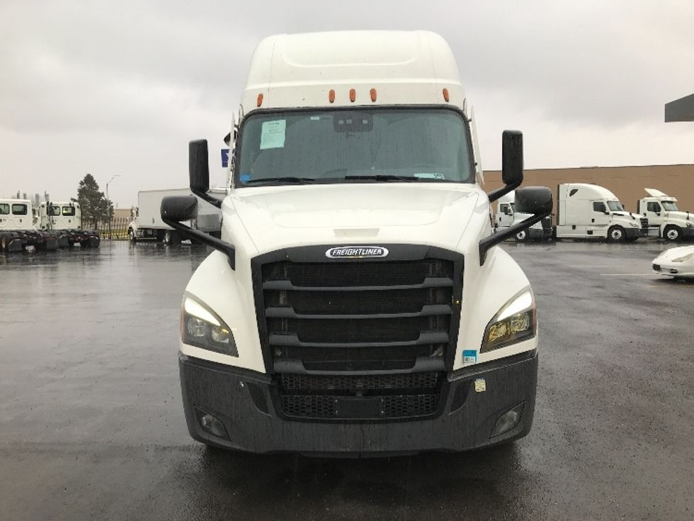 Sleeper Tractor-Heavy Duty Tractors-Freightliner-2021-T12664ST-Kansas City-MO-482,259\n\t\tmiles-$ 72,500 - Image 2