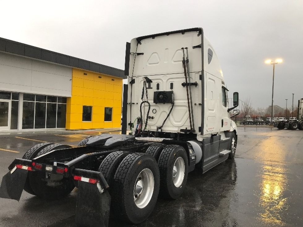 Sleeper Tractor-Heavy Duty Tractors-Freightliner-2021-T12664ST-Kansas City-MO-482,259\n\t\tmiles-$ 72,500 - Image 7