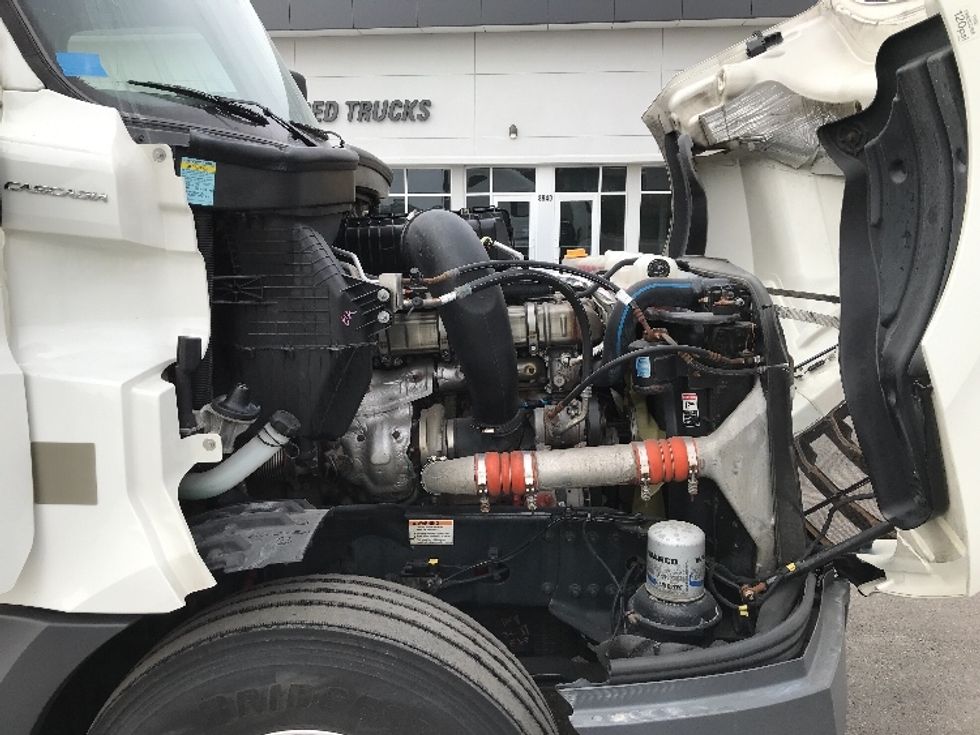 Sleeper Tractor-Heavy Duty Tractors-Freightliner-2021-T12664ST-Kansas City-MO-482,871\n\t\tmiles-$ 72,250 - Image 20