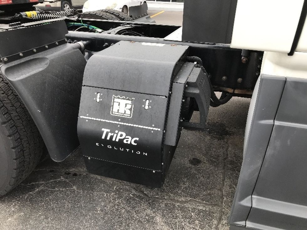 Sleeper Tractor-Heavy Duty Tractors-Freightliner-2021-T12664ST-Kansas City-MO-482,871\n\t\tmiles-$ 72,250 - Image 23