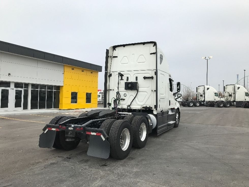 Sleeper Tractor-Heavy Duty Tractors-Freightliner-2021-T12664ST-Kansas City-MO-482,871\n\t\tmiles-$ 72,250 - Image 7