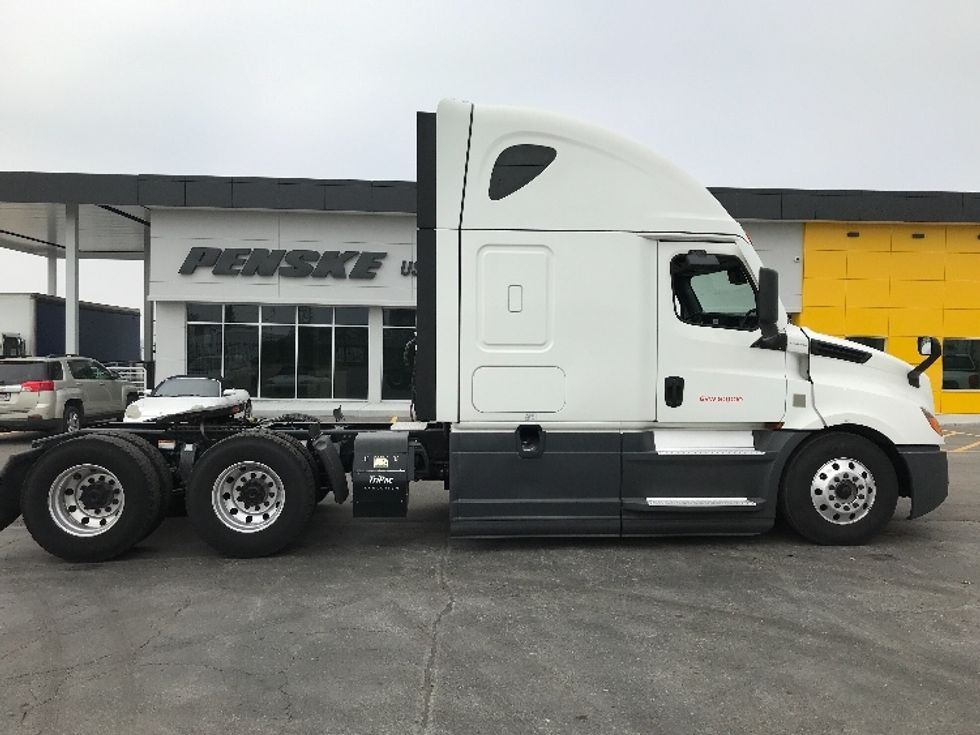 Sleeper Tractor-Heavy Duty Tractors-Freightliner-2021-T12664ST-Kansas City-MO-482,871\n\t\tmiles-$ 72,250 - Image 8