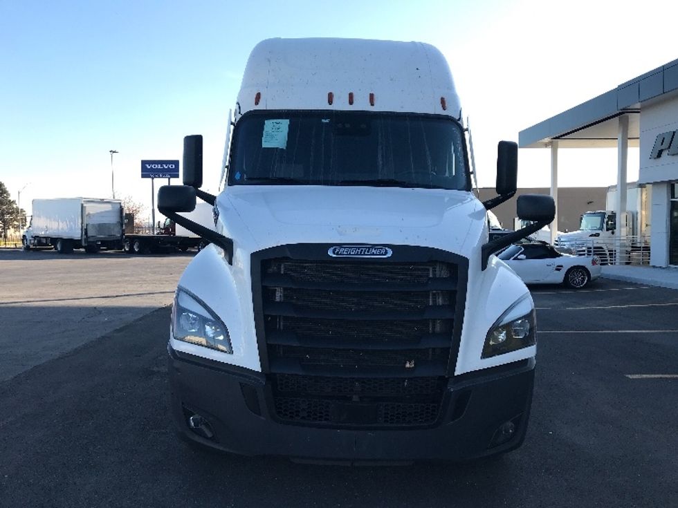 Sleeper Tractor-Heavy Duty Tractors-Freightliner-2021-T12664ST-Kansas City-MO-508,138\n\t\tmiles-$ 70,000 - Image 2