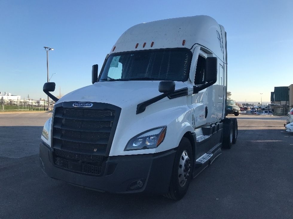 Sleeper Tractor-Heavy Duty Tractors-Freightliner-2021-T12664ST-Kansas City-MO-508,138\n\t\tmiles-$ 70,000 - Image 3