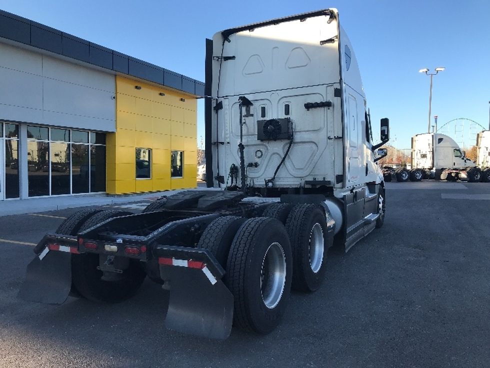 Sleeper Tractor-Heavy Duty Tractors-Freightliner-2021-T12664ST-Kansas City-MO-508,138\n\t\tmiles-$ 70,000 - Image 7