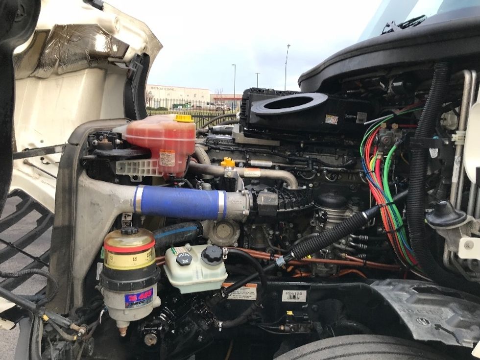 Sleeper Tractor-Heavy Duty Tractors-Freightliner-2021-T12664ST-Kansas City-MO-521,889\n\t\tmiles-$ 65,750 - Image 21