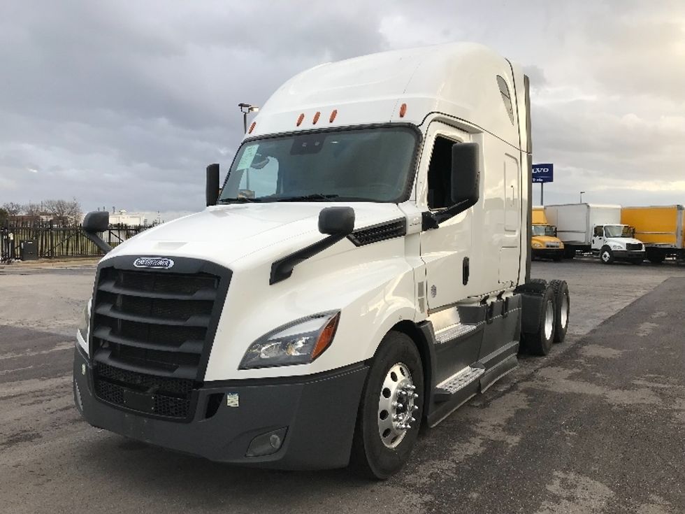 Sleeper Tractor-Heavy Duty Tractors-Freightliner-2021-T12664ST-Kansas City-MO-521,889\n\t\tmiles-$ 65,750 - Image 3