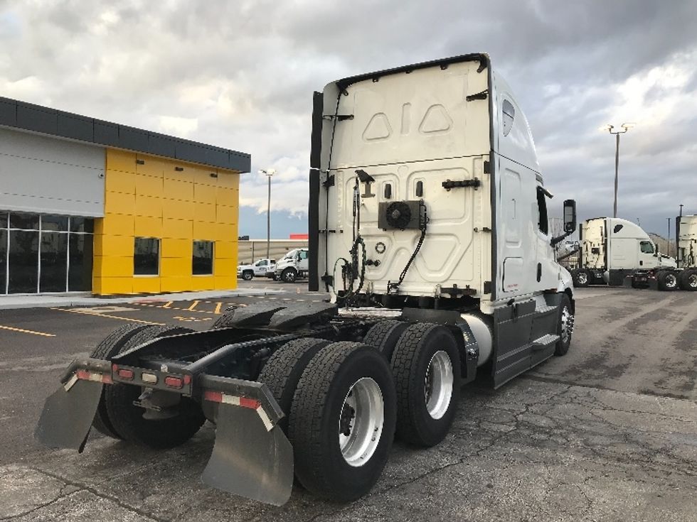 Sleeper Tractor-Heavy Duty Tractors-Freightliner-2021-T12664ST-Kansas City-MO-521,889\n\t\tmiles-$ 65,750 - Image 7