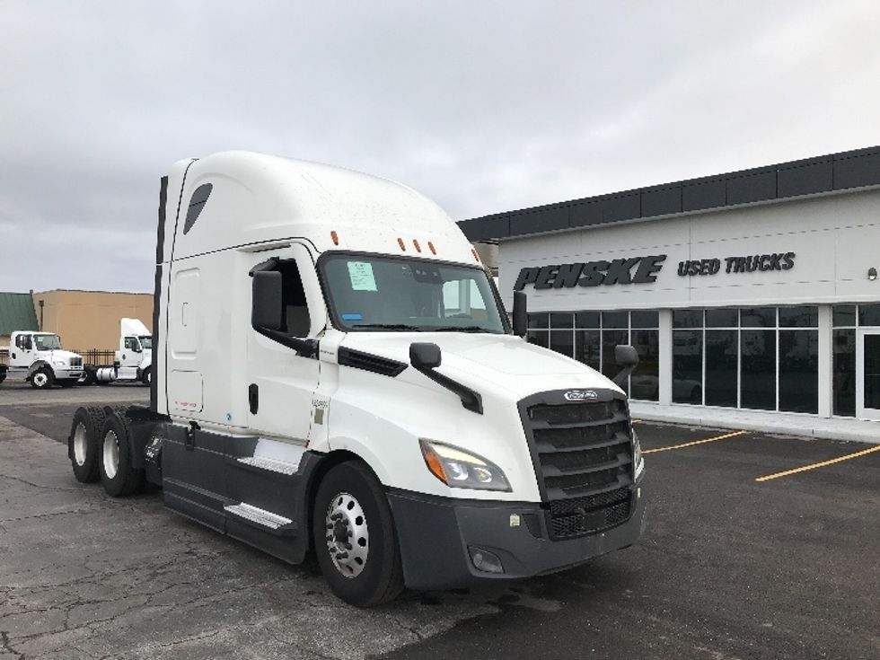 Sleeper Tractor-Heavy Duty Tractors-Freightliner-2021-T12664ST-Kansas City-MO-536,256\n\t\tmiles-$ 67,250 - Image 1