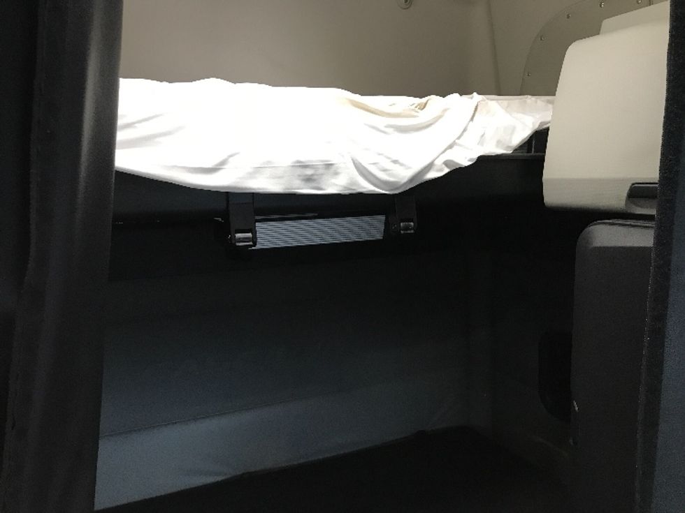 Sleeper Tractor-Heavy Duty Tractors-Freightliner-2021-T12664ST-Kansas City-MO-536,256\n\t\tmiles-$ 67,250 - Image 15