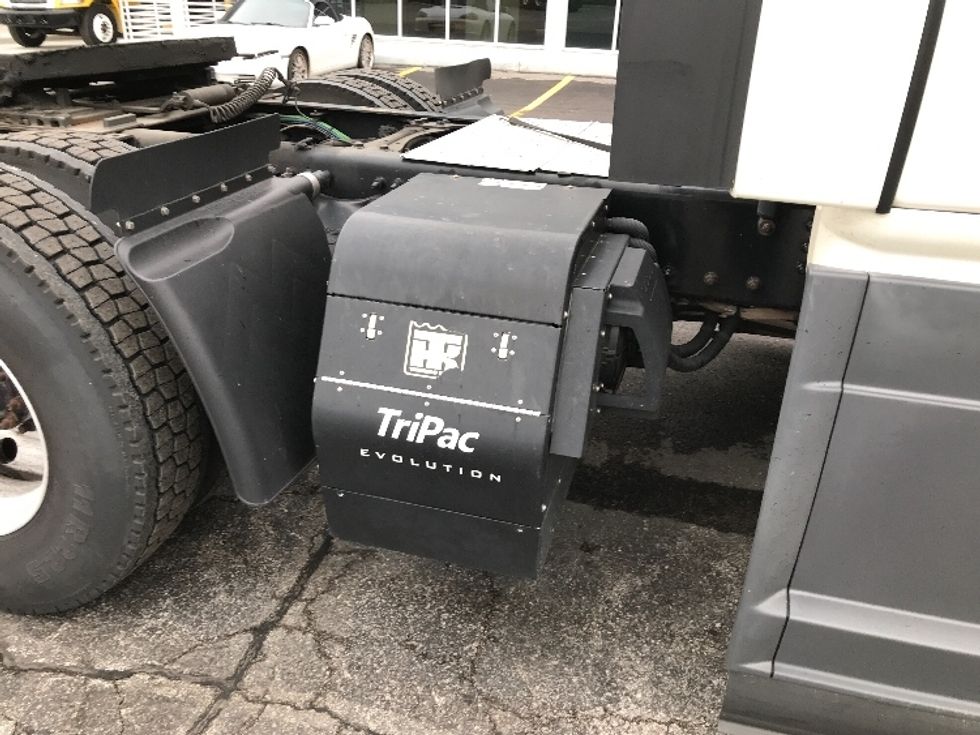 Sleeper Tractor-Heavy Duty Tractors-Freightliner-2021-T12664ST-Kansas City-MO-536,256\n\t\tmiles-$ 67,250 - Image 21