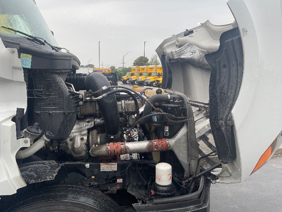 Sleeper Tractor-Heavy Duty Tractors-Freightliner-2021-T12664ST-Kansas City-MO-555,200\n\t\tmiles-$ 60,500 - Image 20