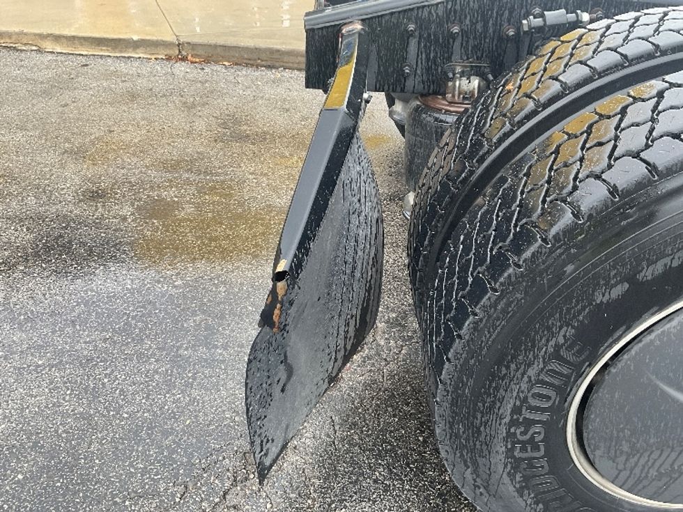 Sleeper Tractor-Heavy Duty Tractors-Freightliner-2021-T12664ST-Kansas City-MO-555,200\n\t\tmiles-$ 60,500 - Image 22