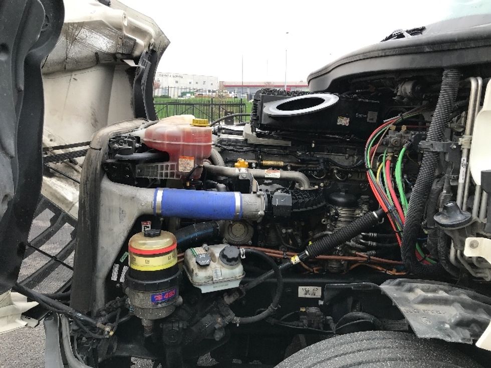 Sleeper Tractor-Heavy Duty Tractors-Freightliner-2021-T12664ST-Kansas City-MO-555,243\n\t\tmiles-$ 64,000 - Image 21