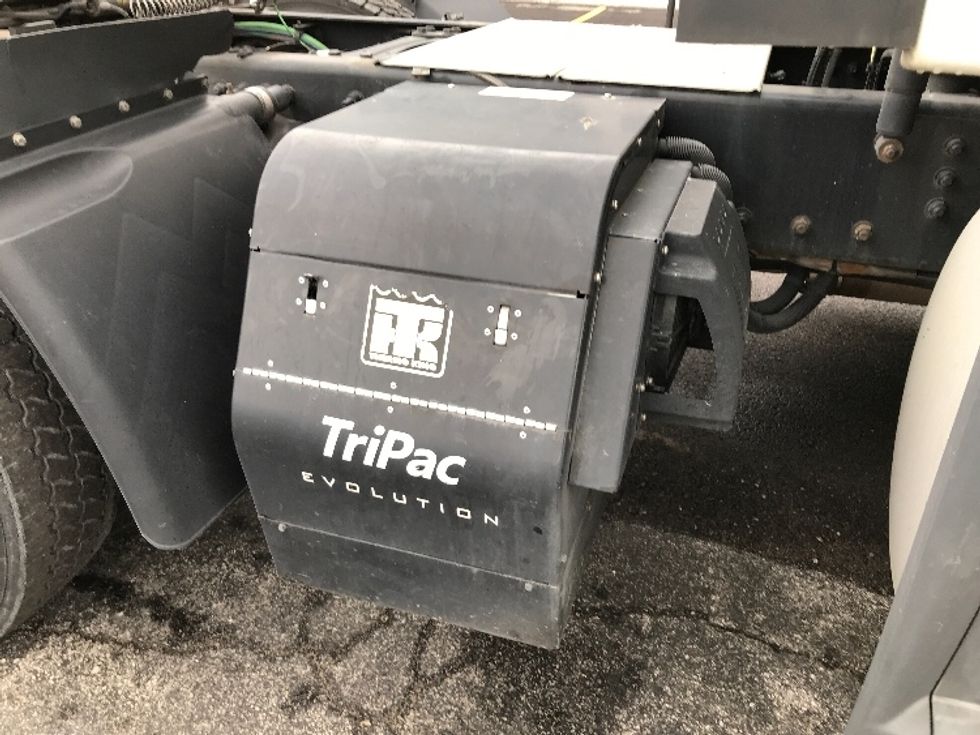 Sleeper Tractor-Heavy Duty Tractors-Freightliner-2021-T12664ST-Kansas City-MO-555,243\n\t\tmiles-$ 64,000 - Image 22