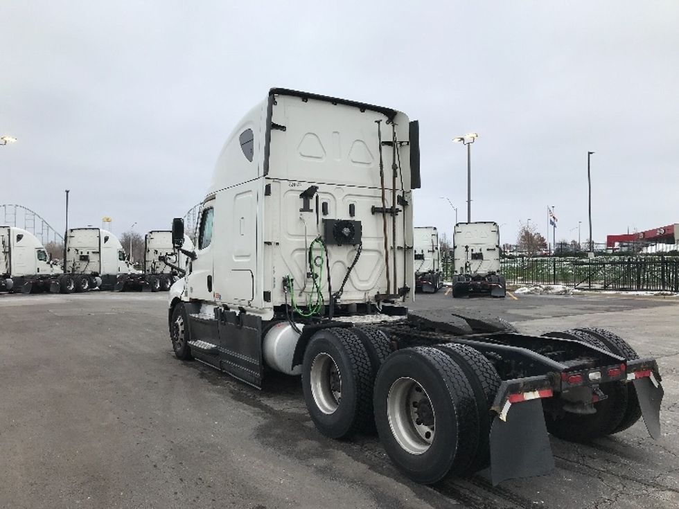 Sleeper Tractor-Heavy Duty Tractors-Freightliner-2021-T12664ST-Kansas City-MO-555,243\n\t\tmiles-$ 64,000 - Image 5