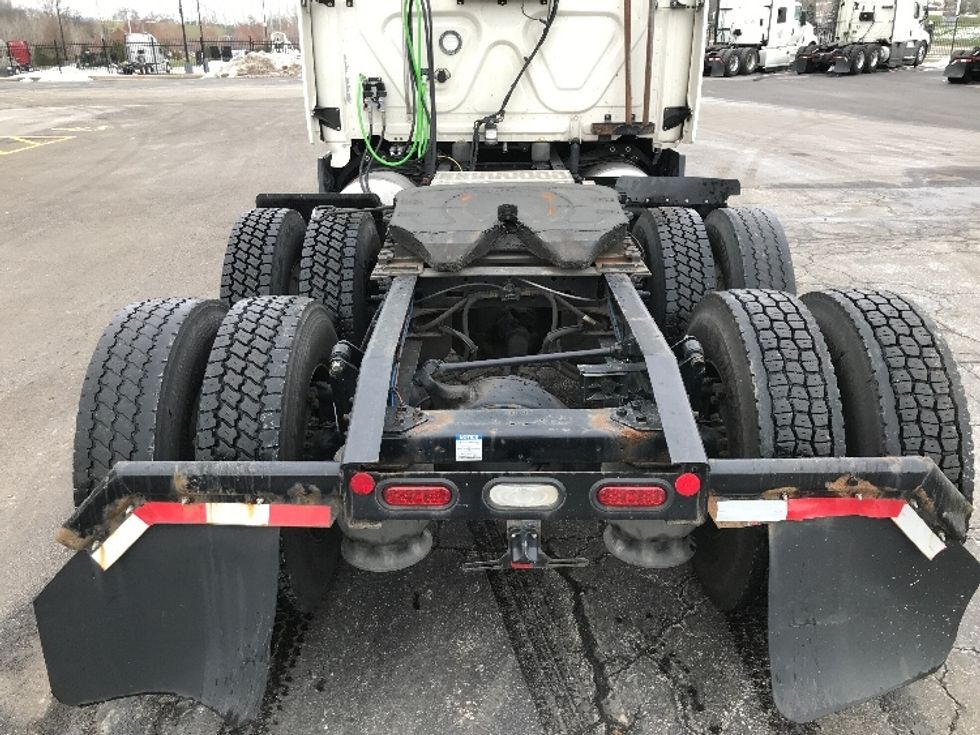 Sleeper Tractor-Heavy Duty Tractors-Freightliner-2021-T12664ST-Kansas City-MO-555,243\n\t\tmiles-$ 64,000 - Image 6