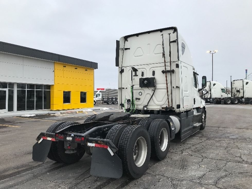 Sleeper Tractor-Heavy Duty Tractors-Freightliner-2021-T12664ST-Kansas City-MO-555,243\n\t\tmiles-$ 64,000 - Image 7
