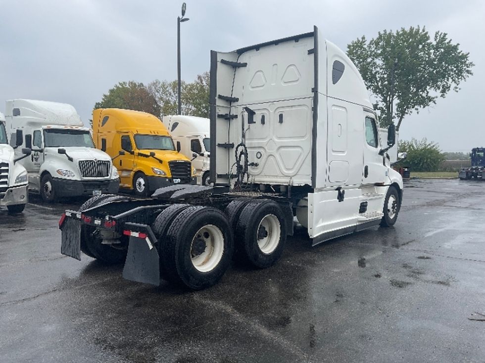 Sleeper Tractor-Heavy Duty Tractors-Freightliner-2021-T12664ST-Kansas City-MO-564,857\n\t\tmiles-$ 58,750 - Image 7