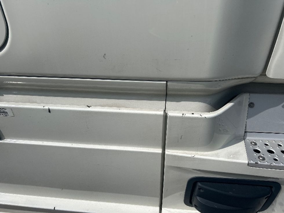 Sleeper Tractor-Heavy Duty Tractors-Freightliner-2021-T12664ST-Kansas City-MO-567,110\n\t\tmiles-$ 59,500 - Image 24