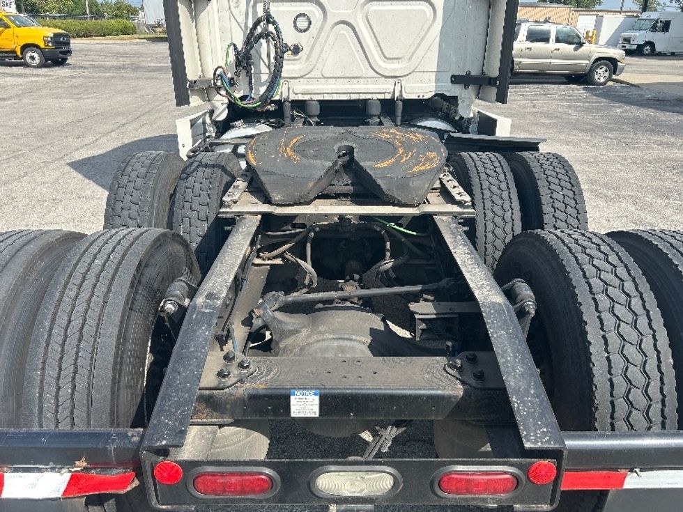 Sleeper Tractor-Heavy Duty Tractors-Freightliner-2021-T12664ST-Kansas City-MO-567,110\n\t\tmiles-$ 59,500 - Image 6